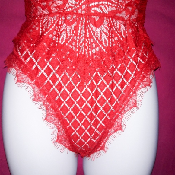 Red Geometric Eyelash Lace Bodysuit Romper Teddy - Picture 3 of 7